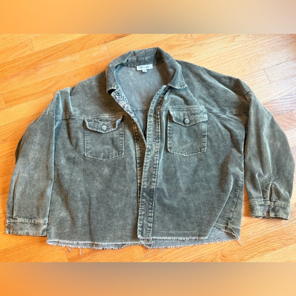 She & Sky Olive Green Corduroy Shacket Jacket Top sz M Subtle Snake Print Trim